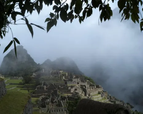 Boulders blocking Railway Lines Trap 900 Tourists en route to Peru's Historic Site